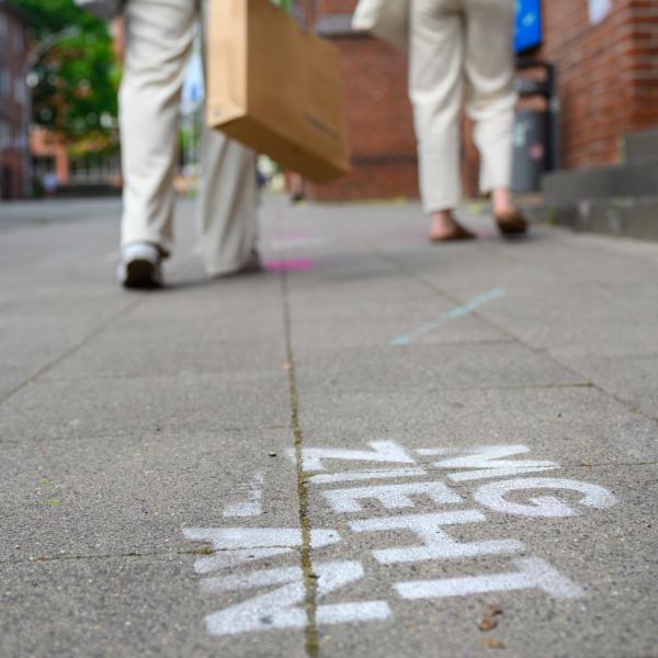Stencil Art mit dem Logo der MG ZIEHT AN